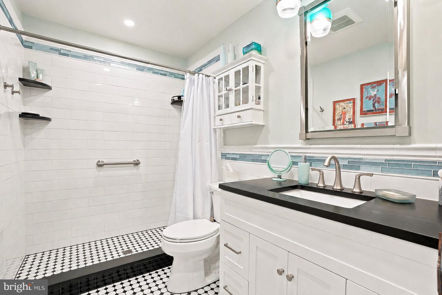 4 Dezac Property Photo 25