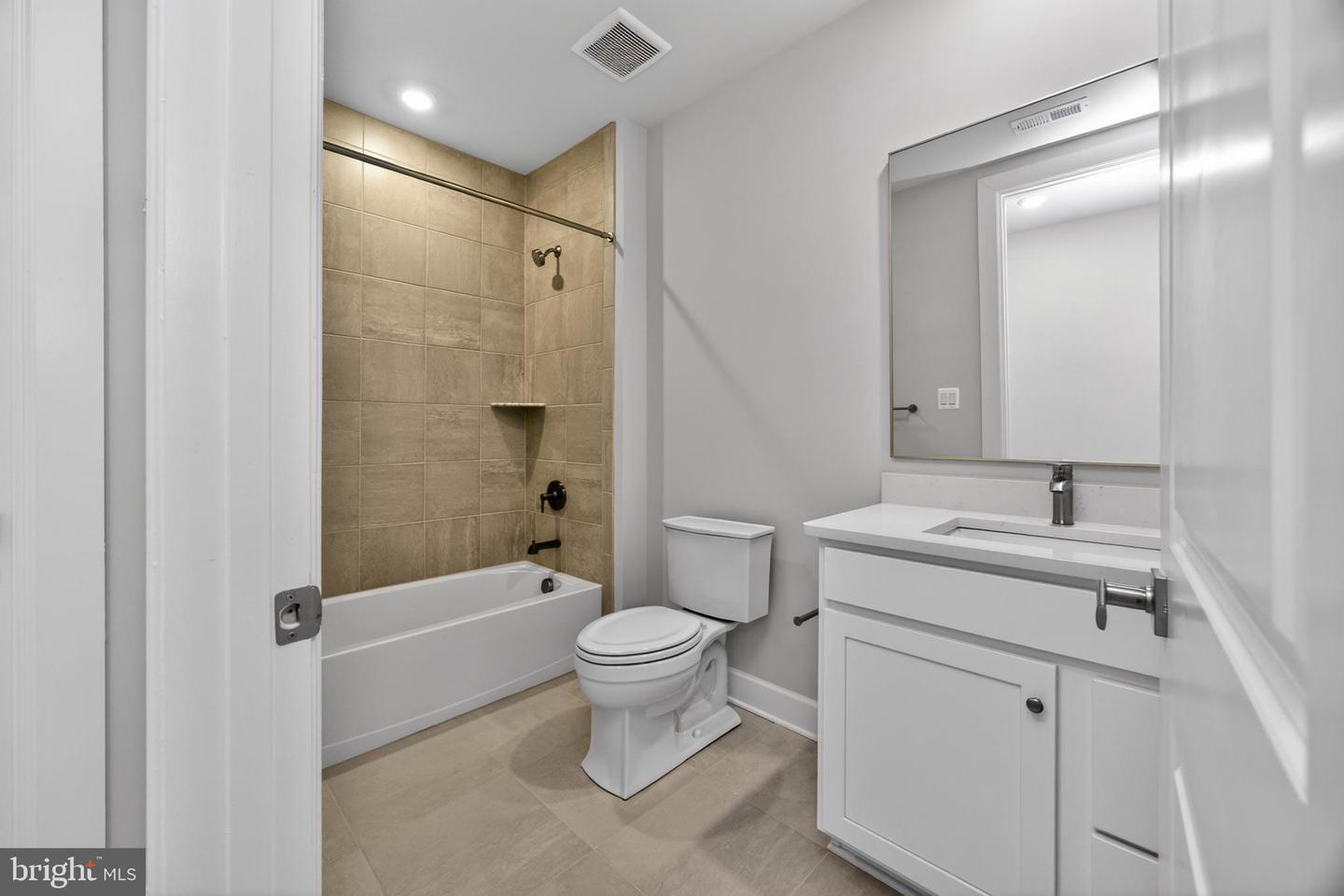 1458 Hydrangea Way Property Photo 28