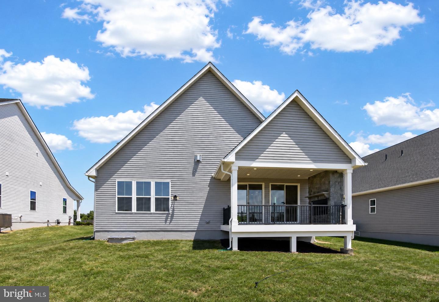 1458 Hydrangea Way Property Photo 35