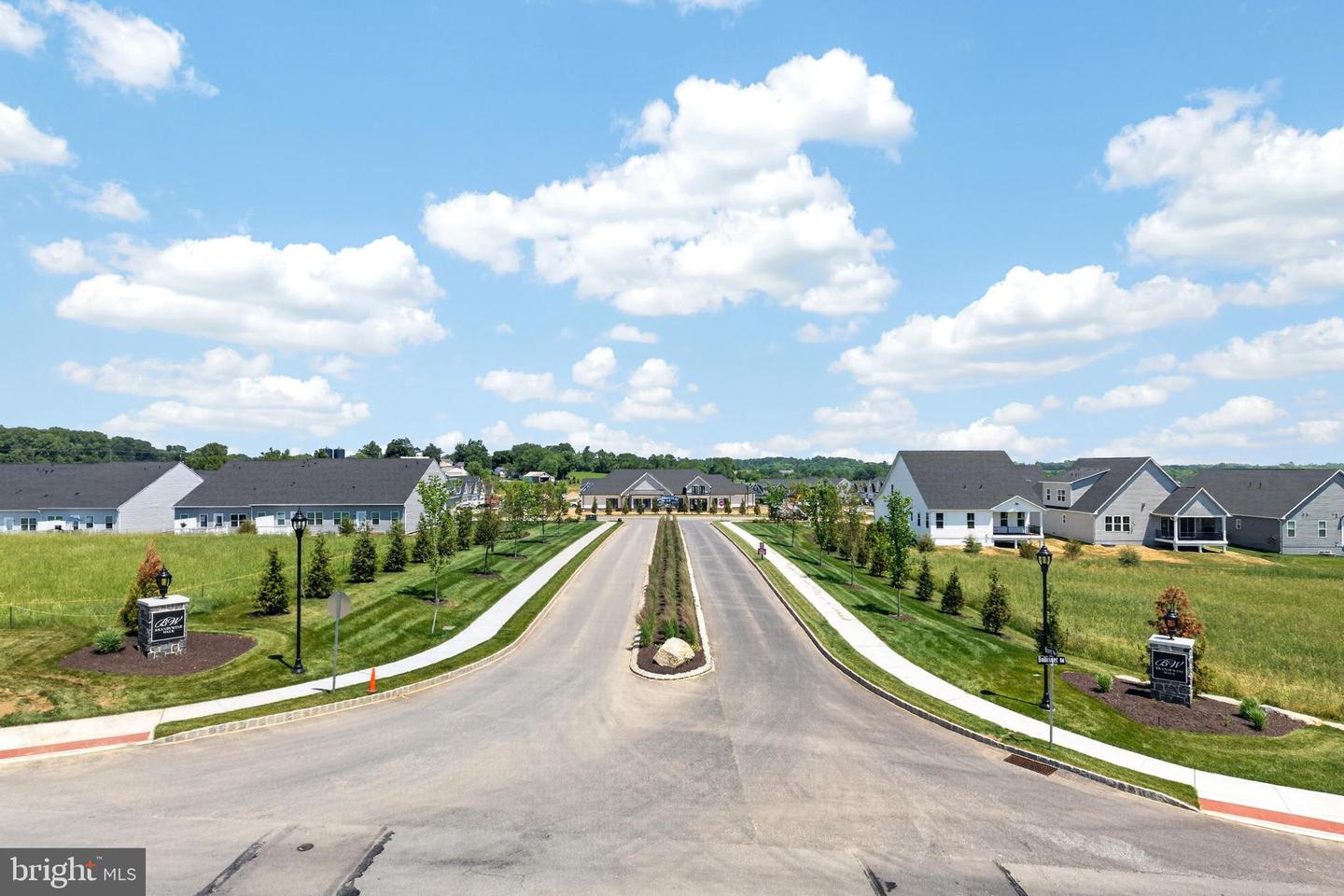 1458 Hydrangea Way Property Photo 37