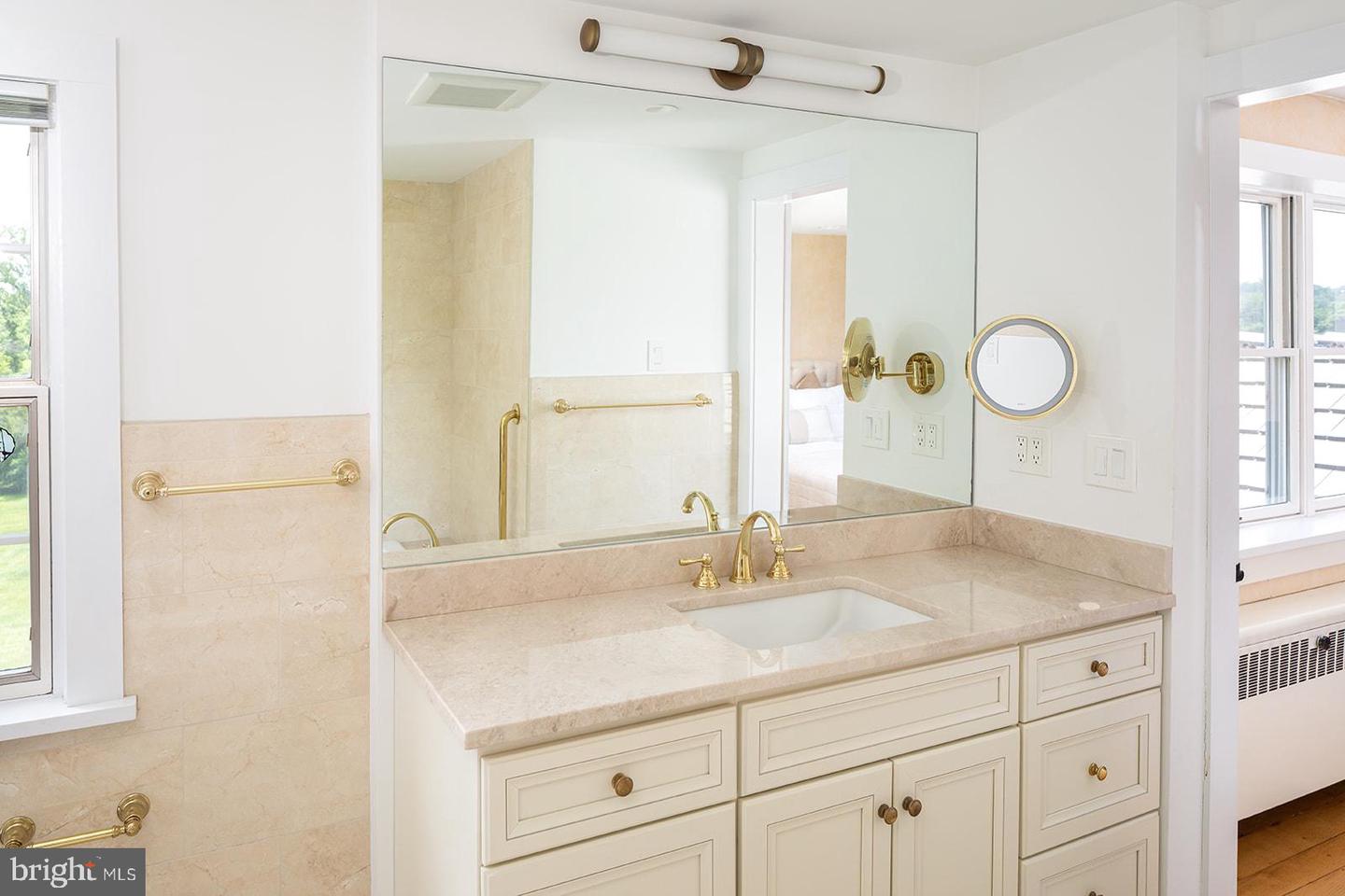 137 Davis Rd Property Photo 41
