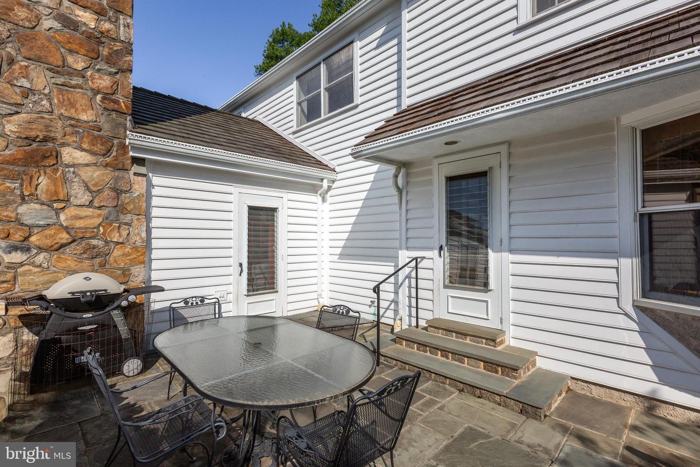 137 Davis Rd Property Photo 44