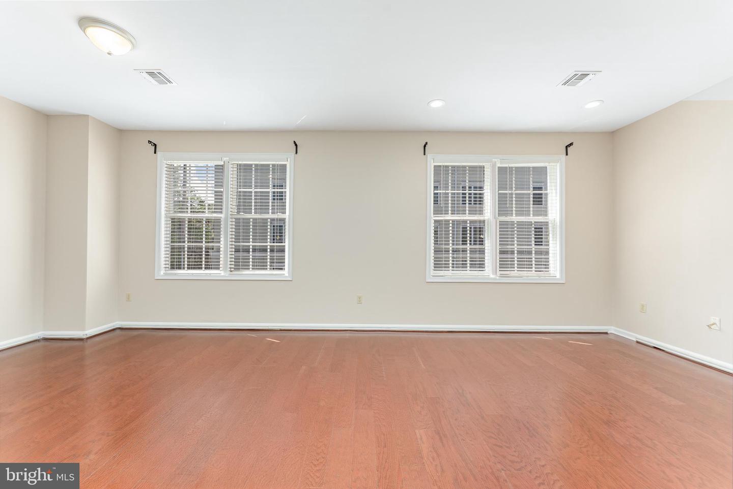 136 Bridge St #302 Property Photo 11