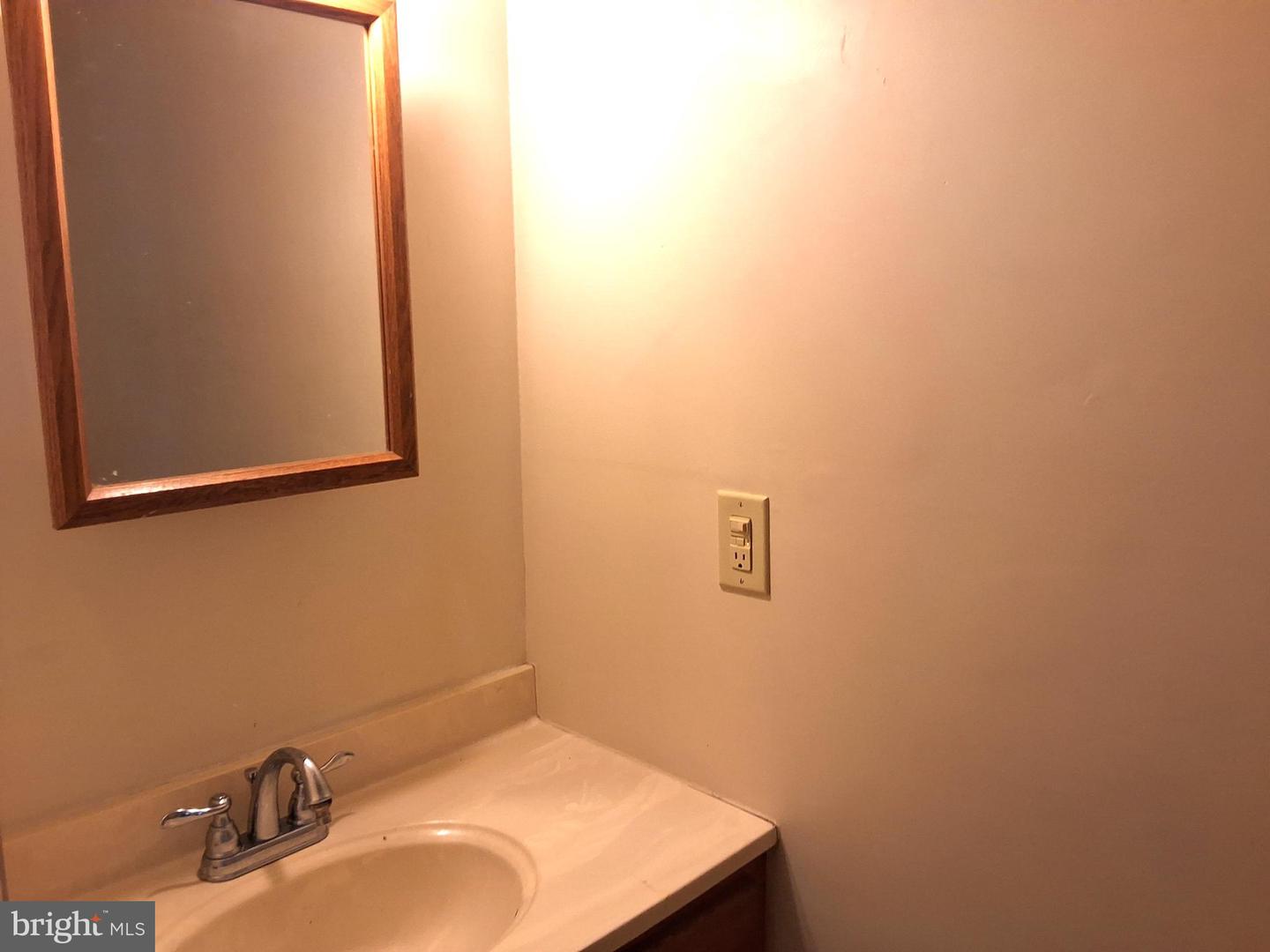 100 S Church St #2 Property Photo 6