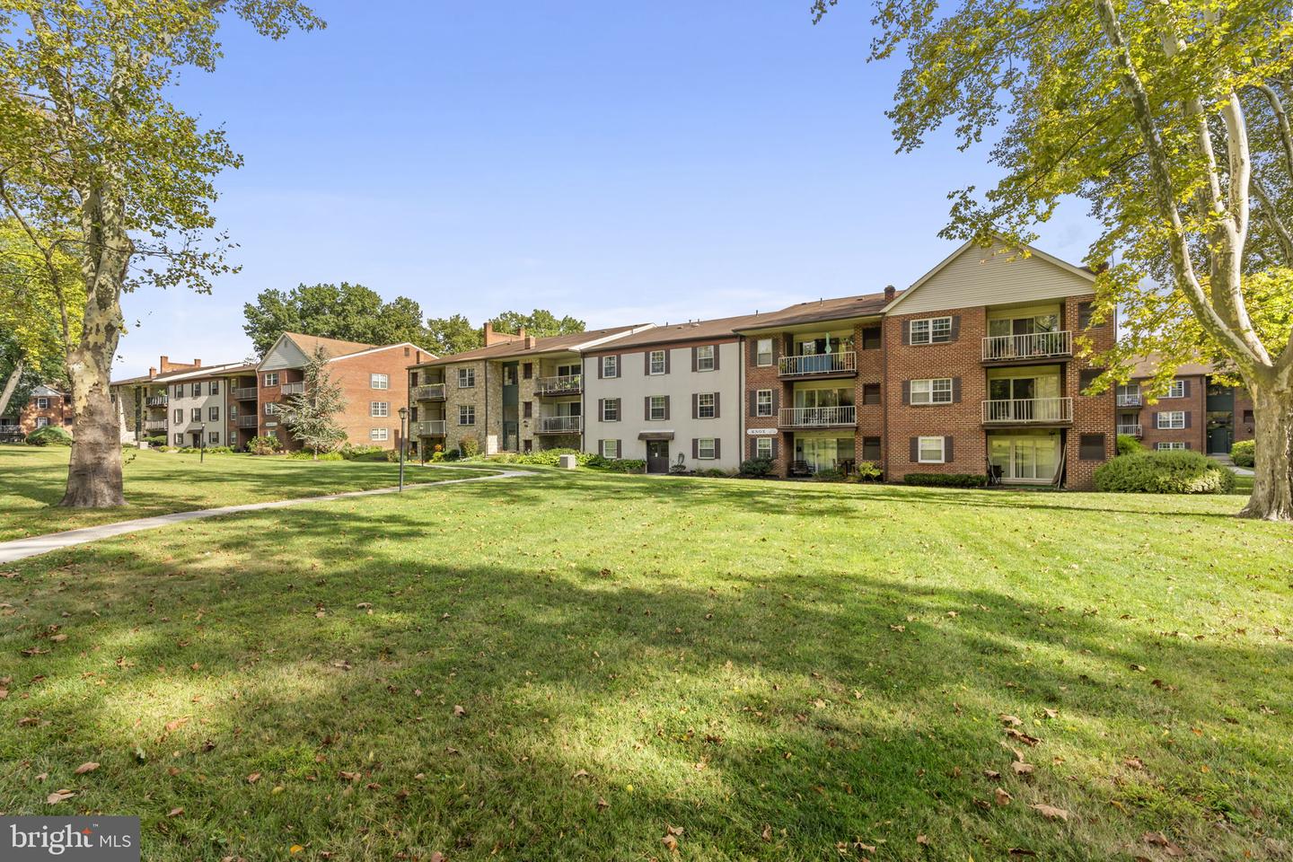 355 Drummers Ln #355 Property Photo 2