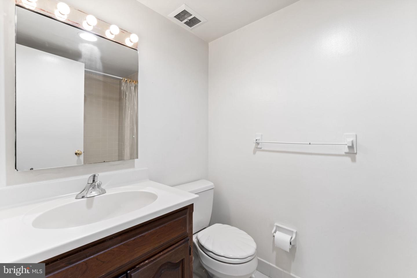 355 Drummers Ln #355 Property Photo 7