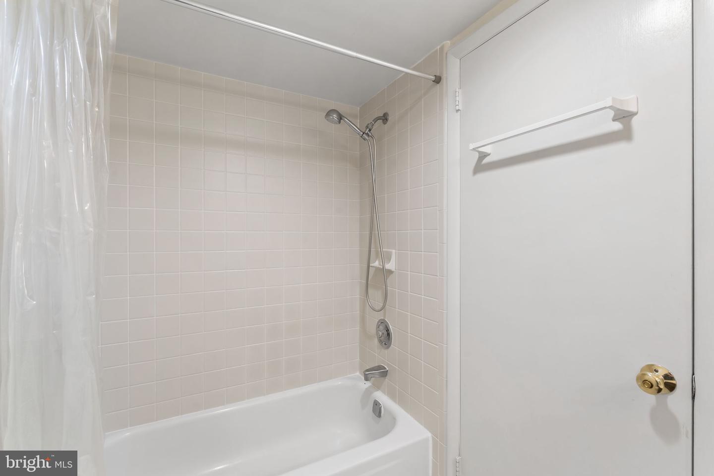 355 Drummers Ln #355 Property Photo 8