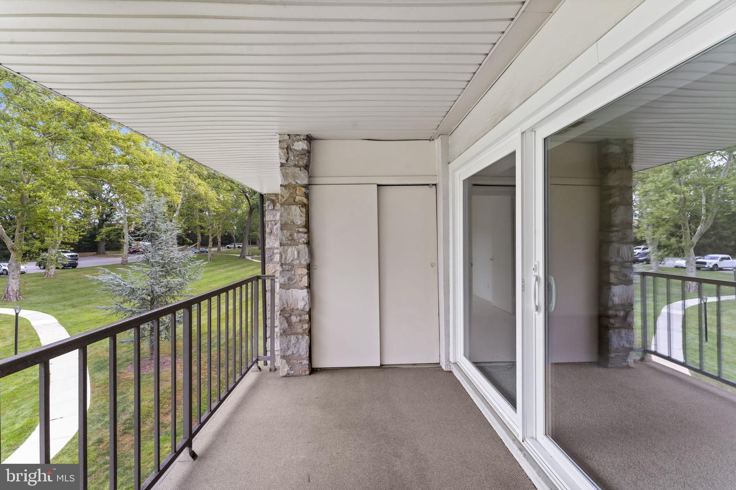355 Drummers Ln #355 Property Photo 22