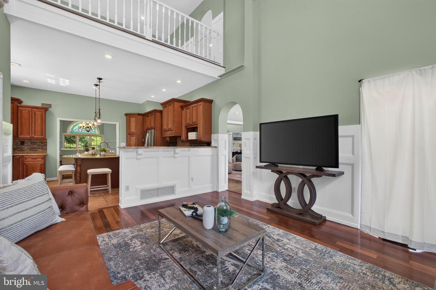 1364 College Hill Dr Property Photo 8
