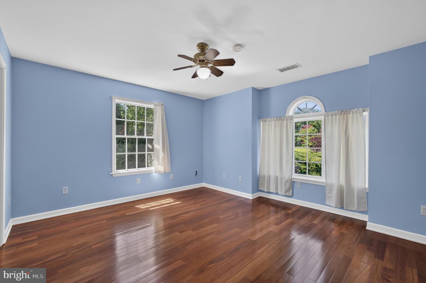 1364 College Hill Dr Property Photo 16