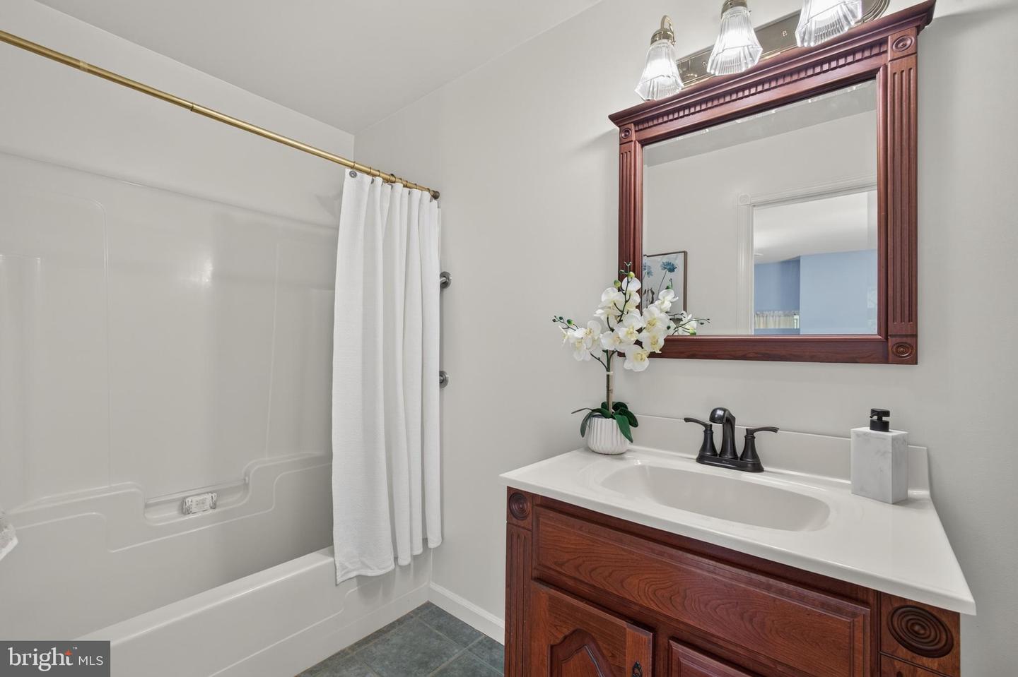 1364 College Hill Dr Property Photo 18