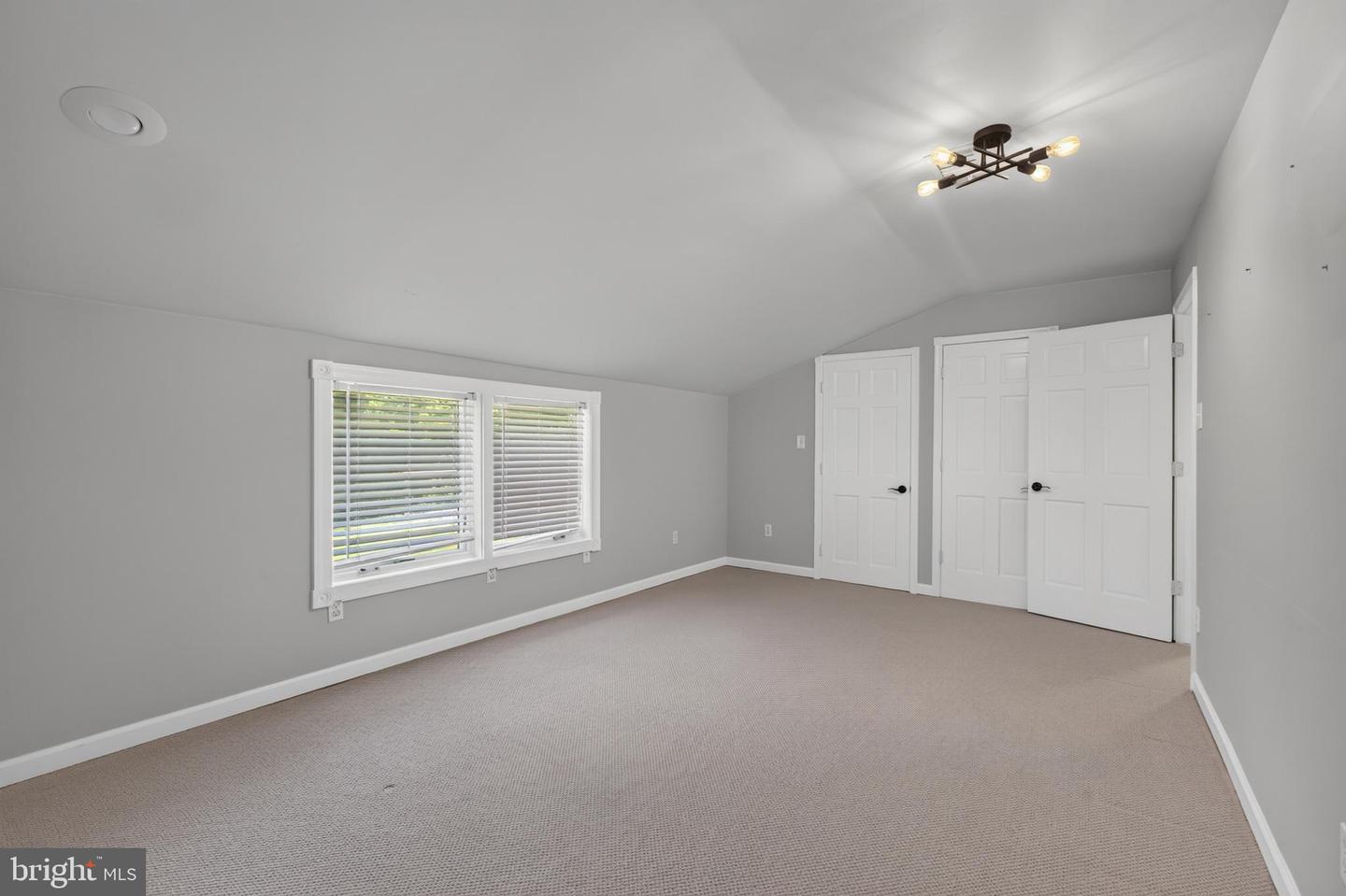 1364 College Hill Dr Property Photo 24