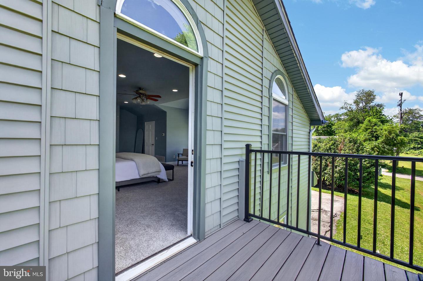 1364 College Hill Dr Property Photo 27