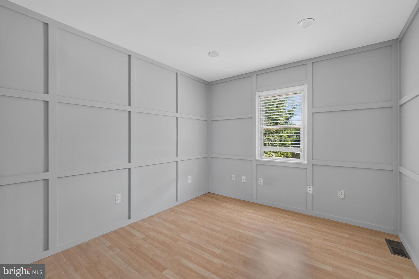 1364 College Hill Dr Property Photo 30
