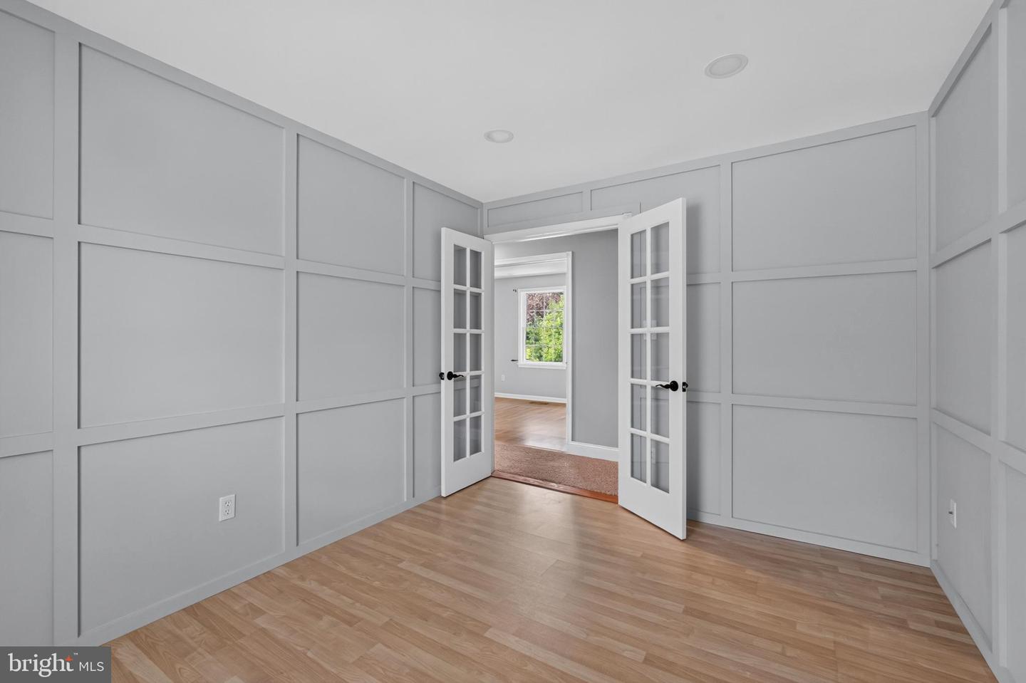 1364 College Hill Dr Property Photo 31