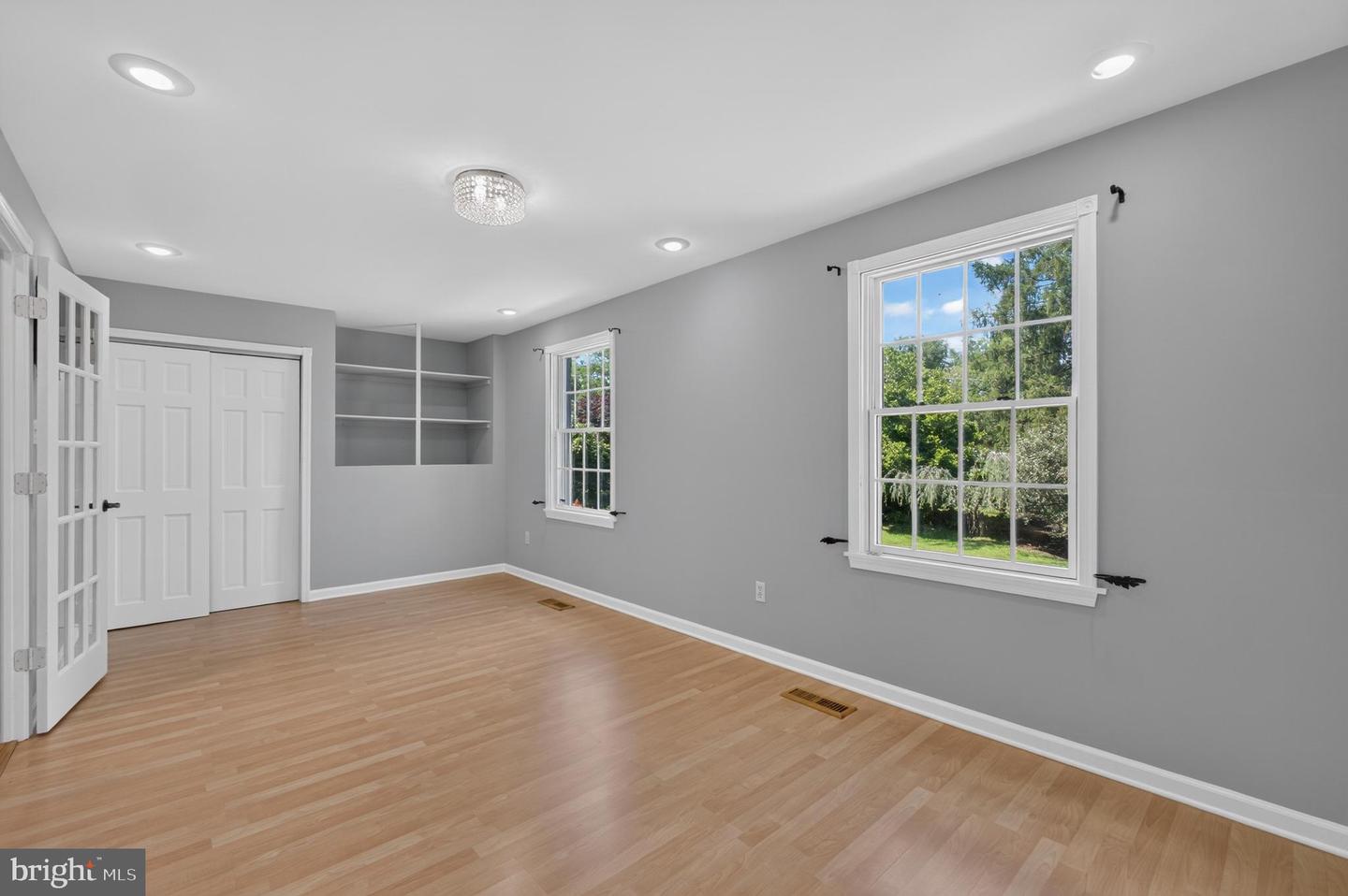 1364 College Hill Dr Property Photo 33