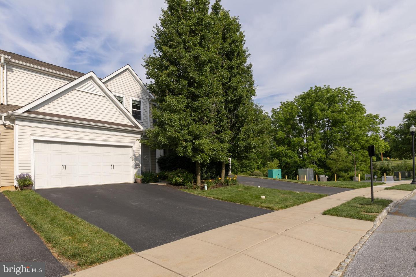 203 SILLS LN