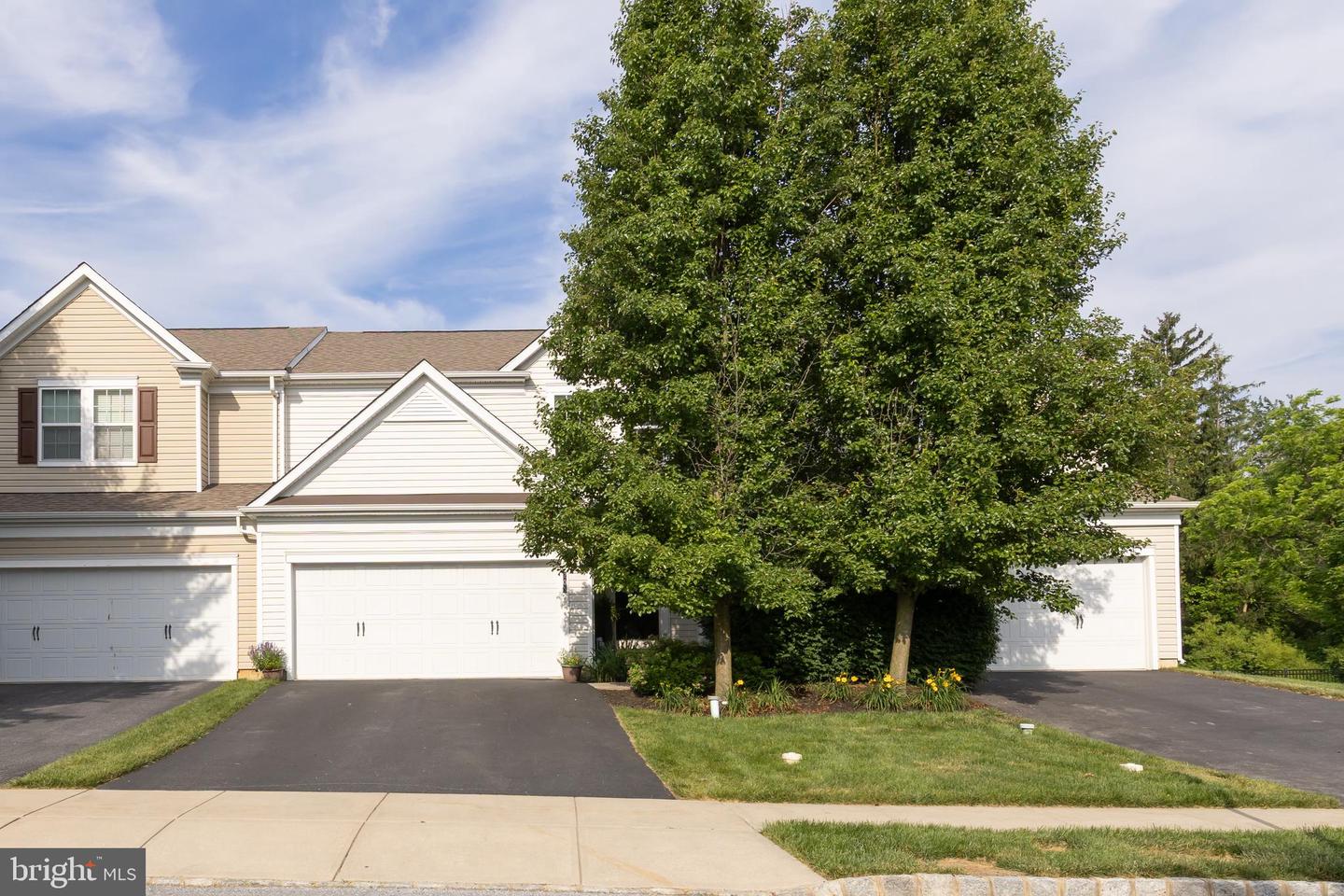 203 Sills Ln Property Photo 2