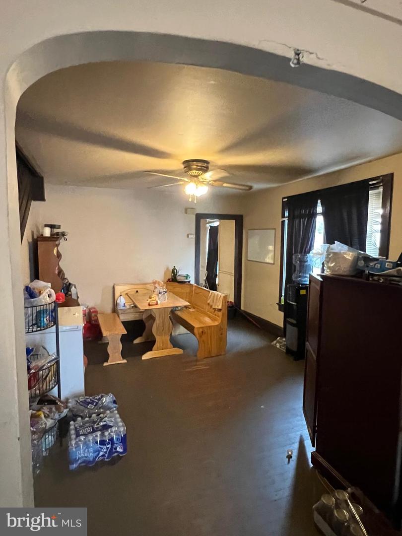 617 Belmont St Property Photo 2