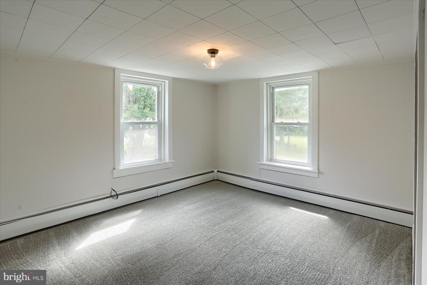 907 George St Property Photo 24