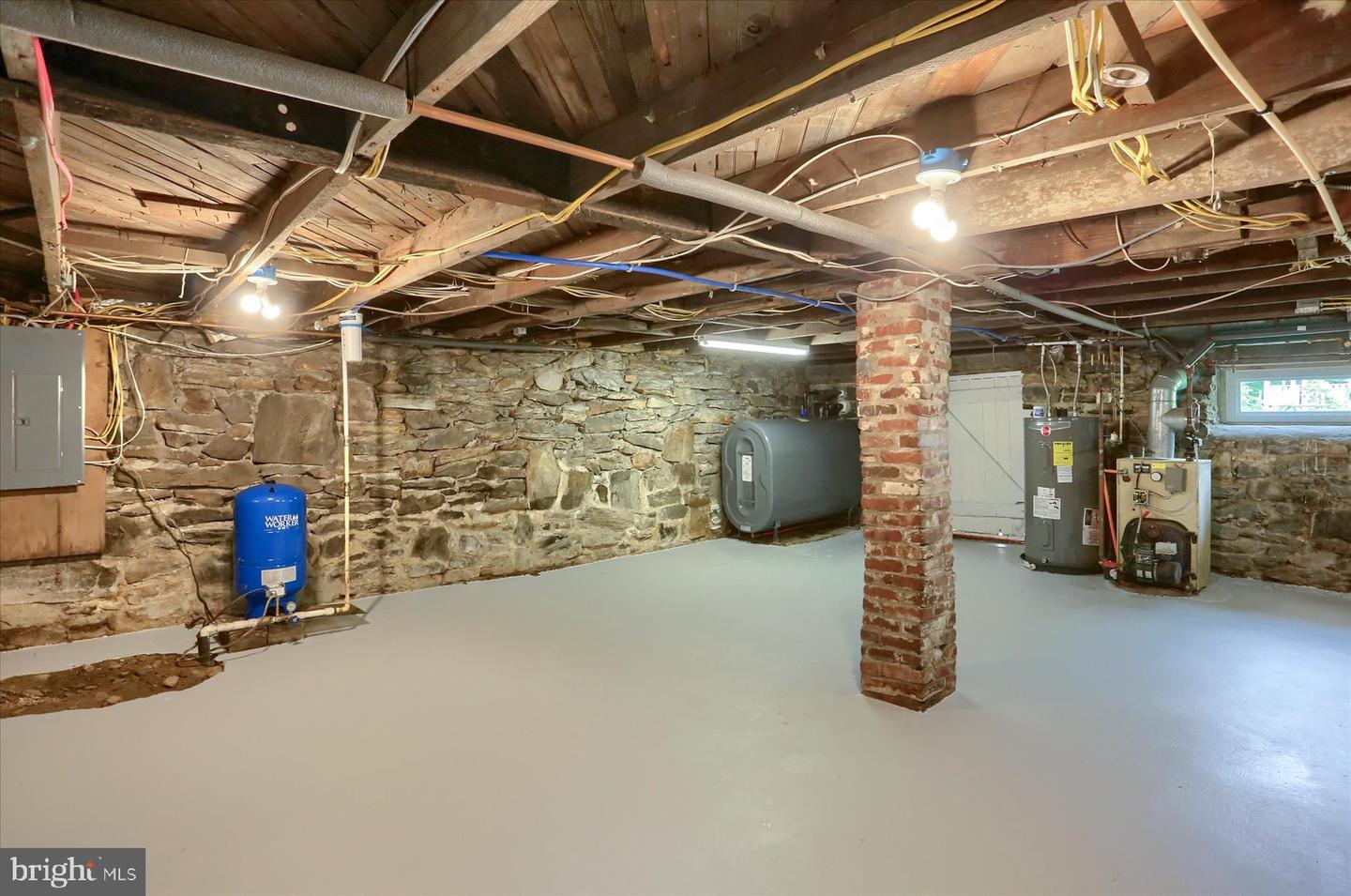 907 George St Property Photo 32