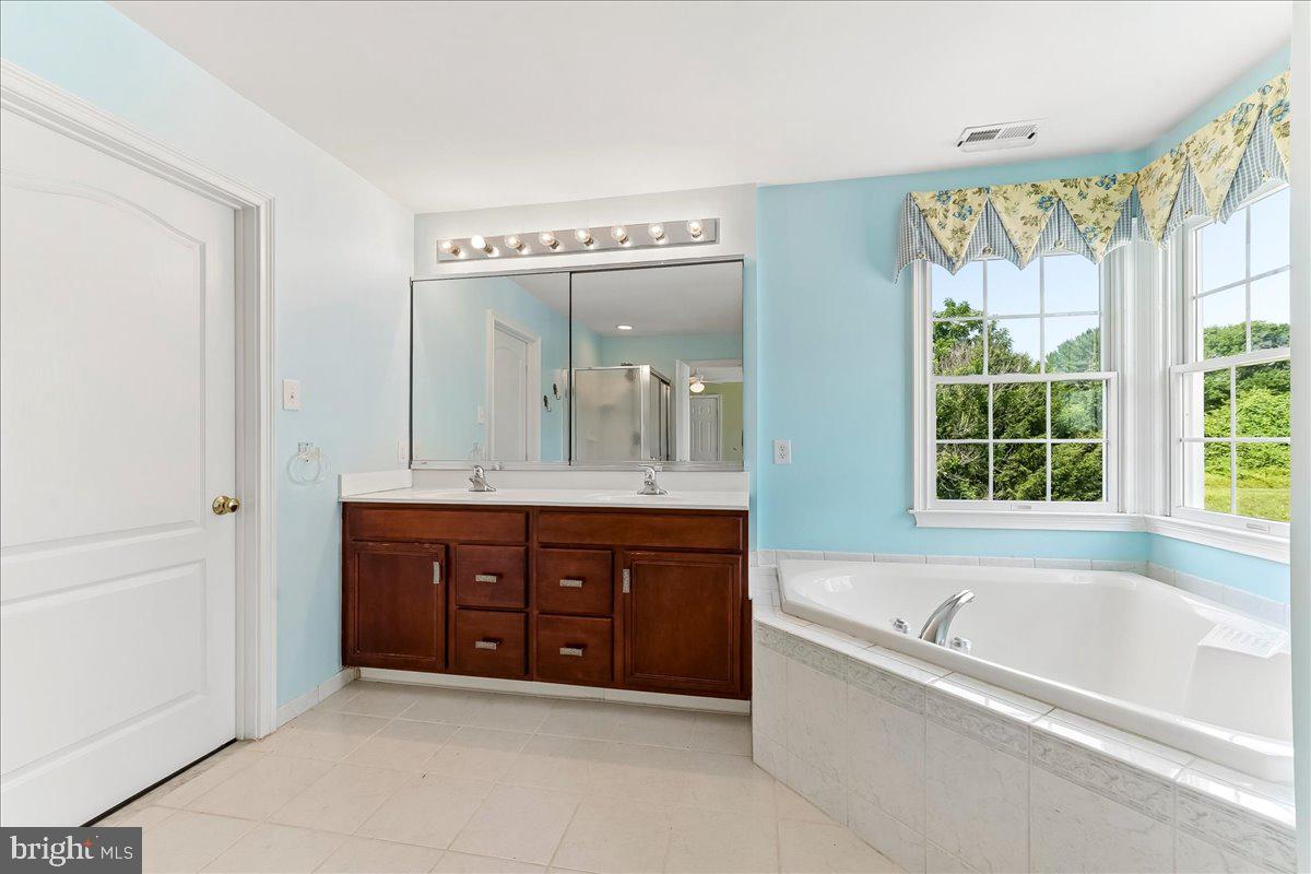 609 Winston Ln Property Photo 22