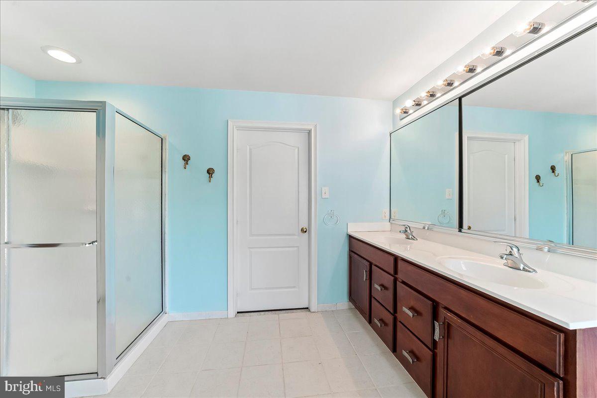 609 Winston Ln Property Photo 23