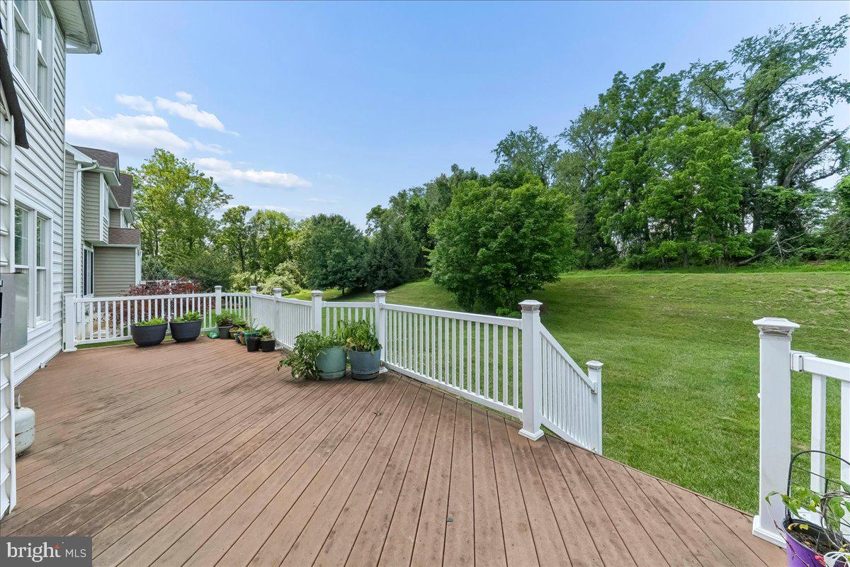 609 Winston Ln Property Photo 33