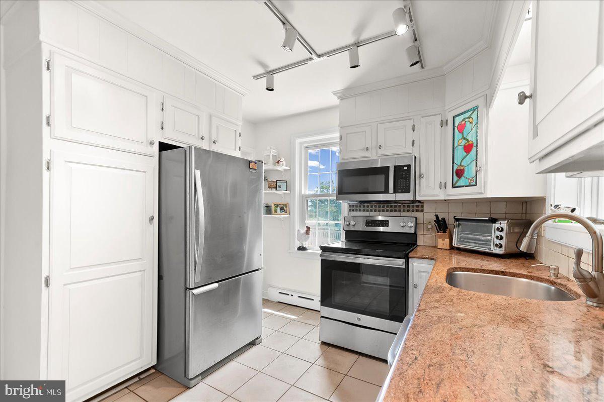 3060 Manor Rd Property Photo 12