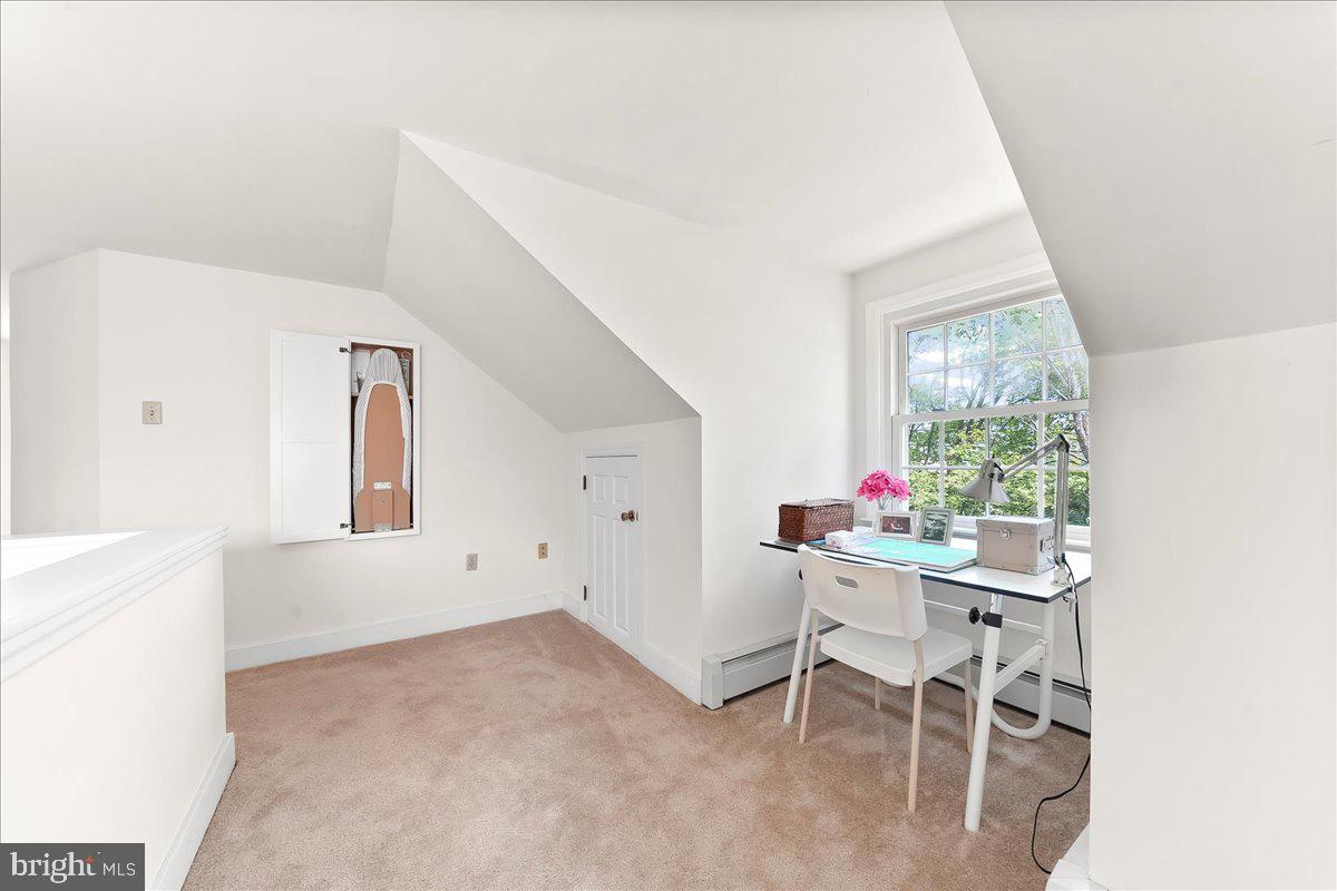 3060 Manor Rd Property Photo 15