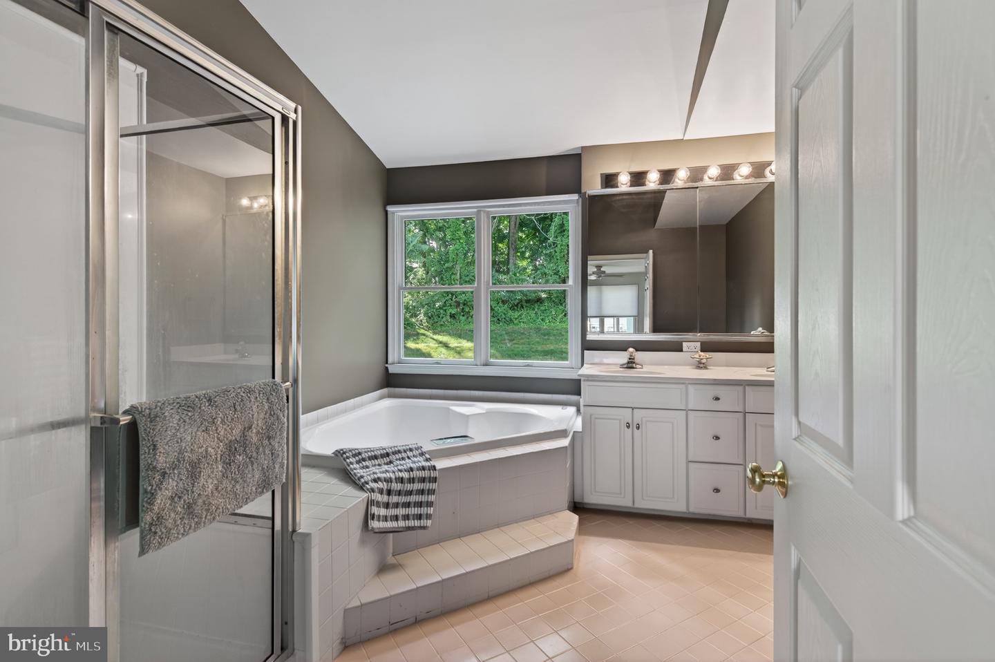 1361 Wooded Knls Property Photo 41