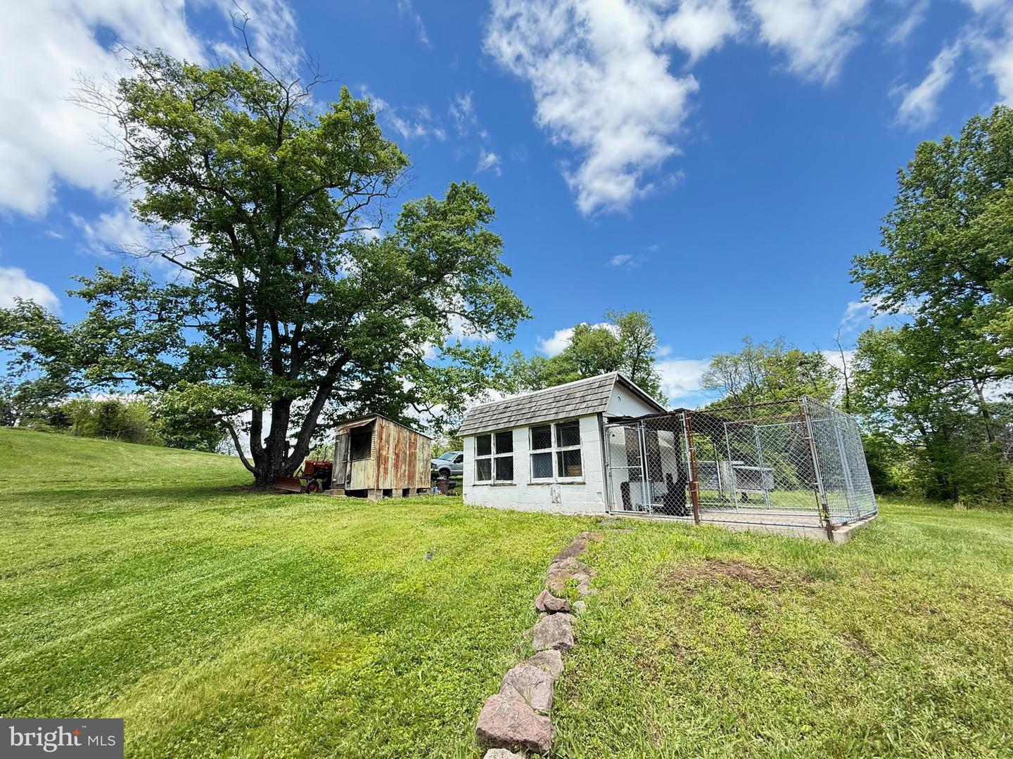 1271 Temple Rd Property Photo 3