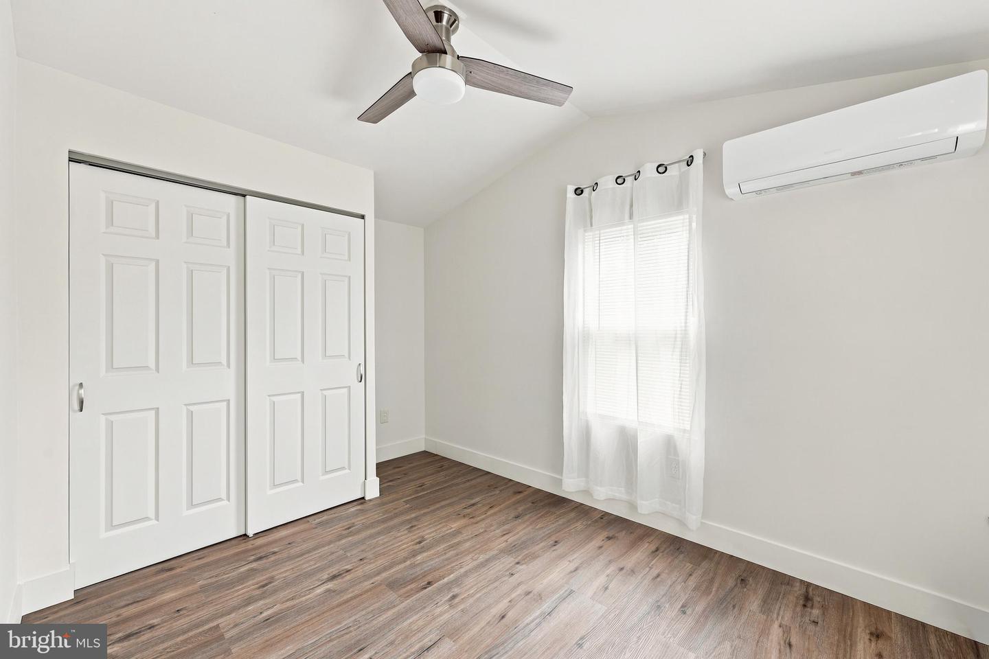 864 Buttonwood Ave Property Photo 10