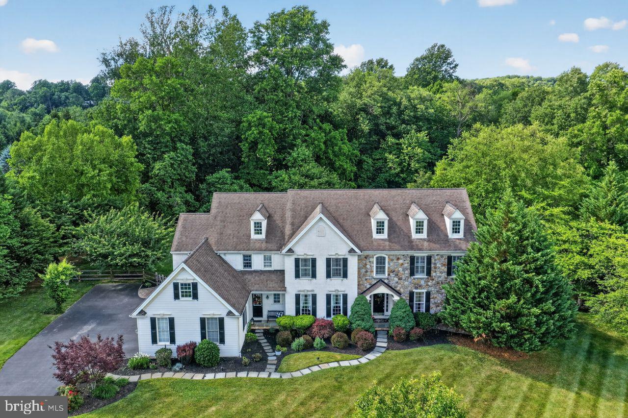 1704 CHANTILLY LN