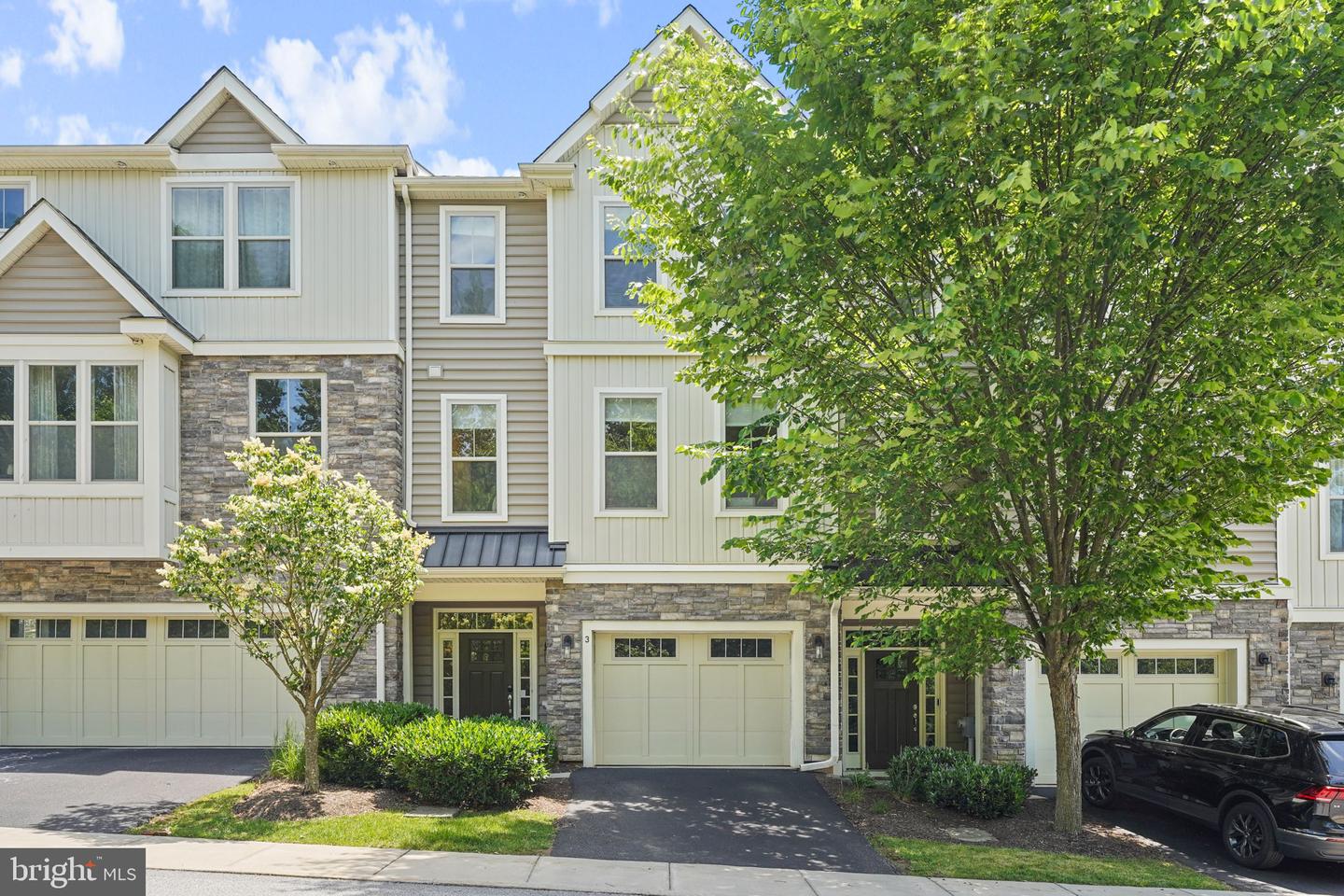 3 TREYBURN DR