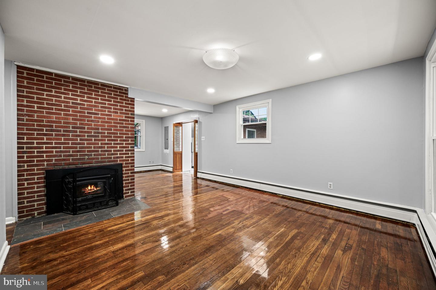 25 E Pennsbury Way Property Photo 4