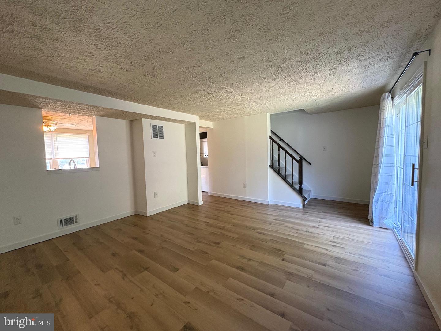 2645 Adams St Property Photo 5