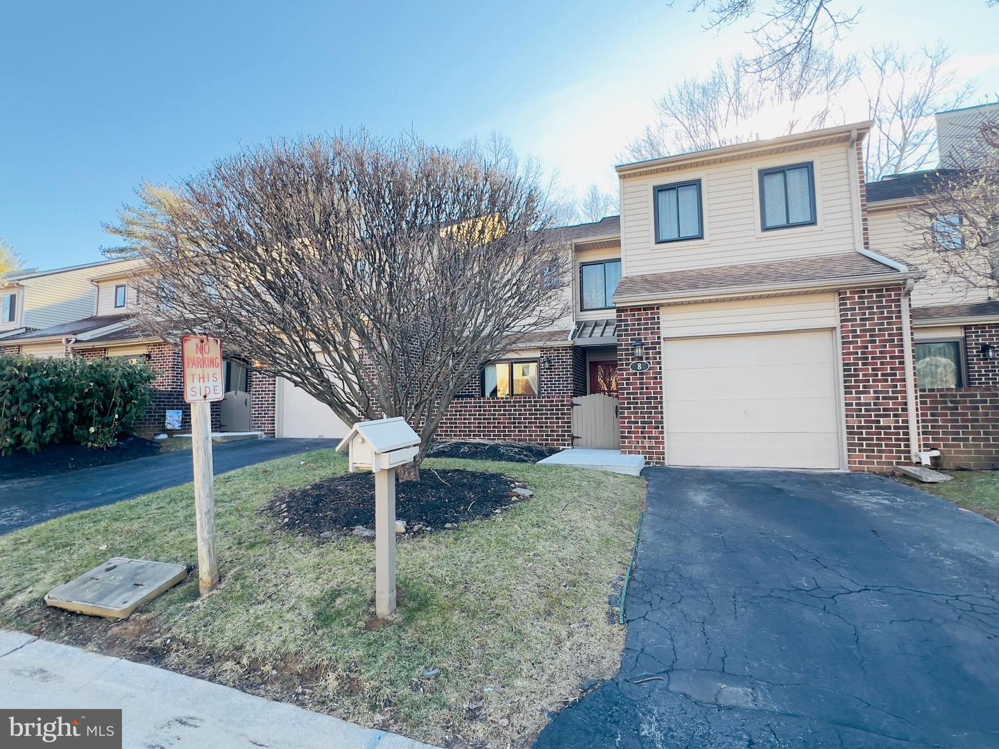 8 Knox Ct Property Photo 1