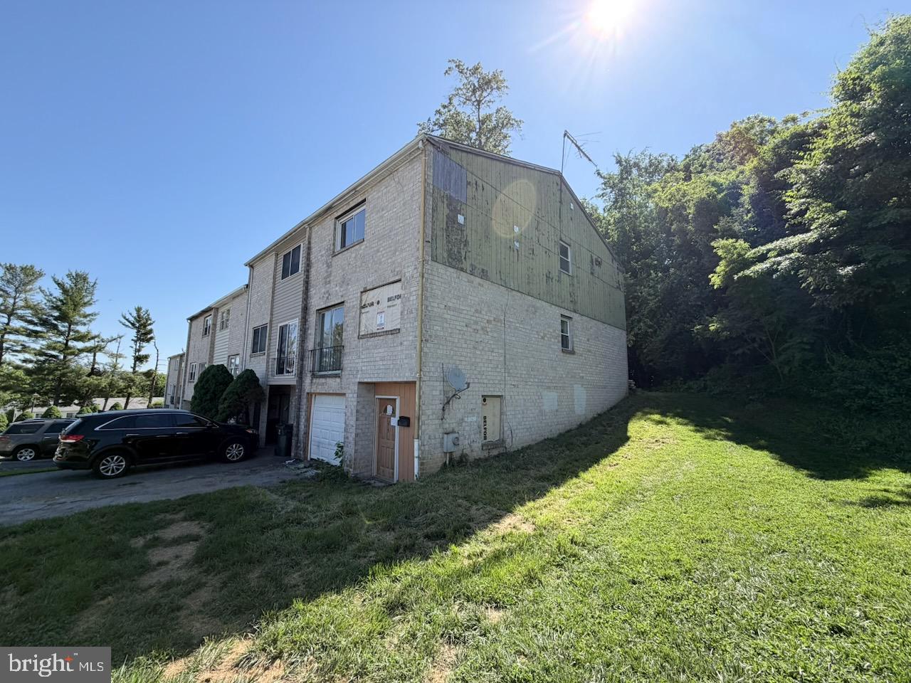 215 Andrew Rd Property Photo 4