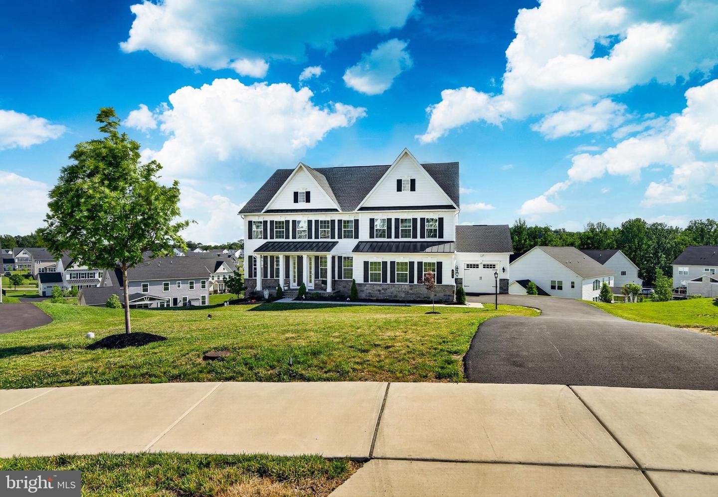 207 ALEXIS CT