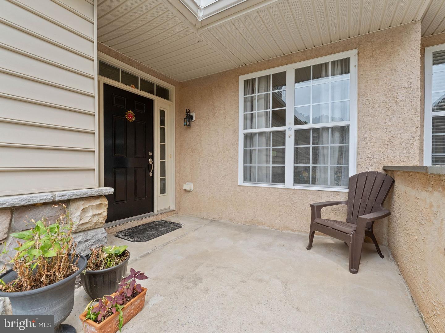 1214 Derry Ln Property Photo 4