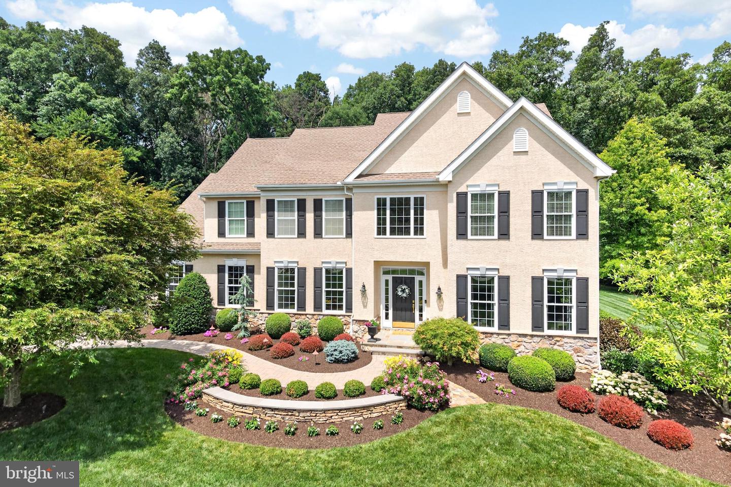 105 JANET LN