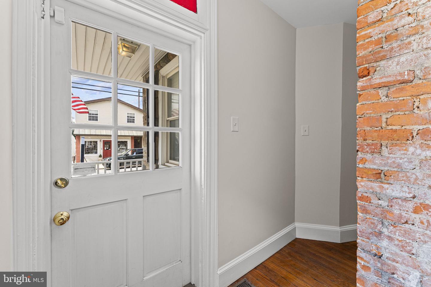 116 E King St Property Photo 6
