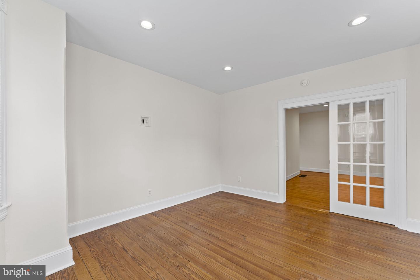 116 E King St Property Photo 10