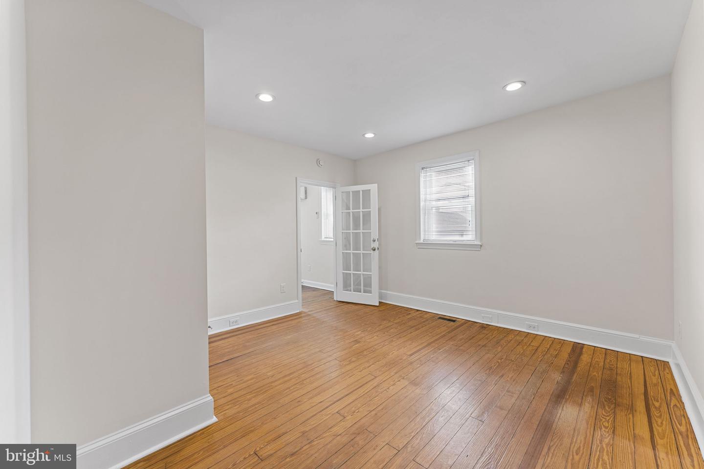 116 E King St Property Photo 11
