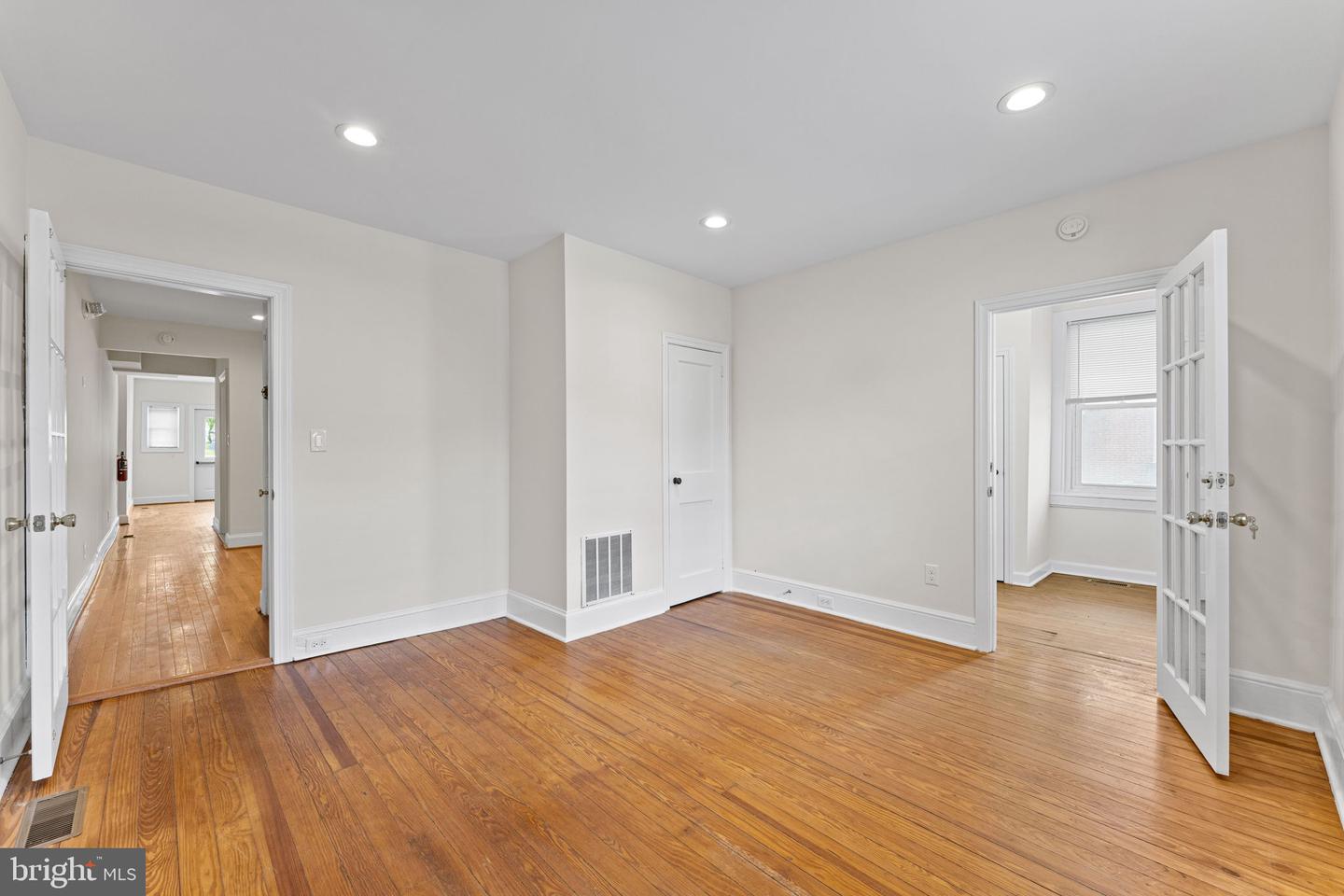 116 E King St Property Photo 12