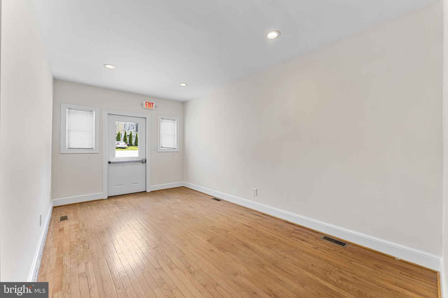 116 E King St Property Photo 14
