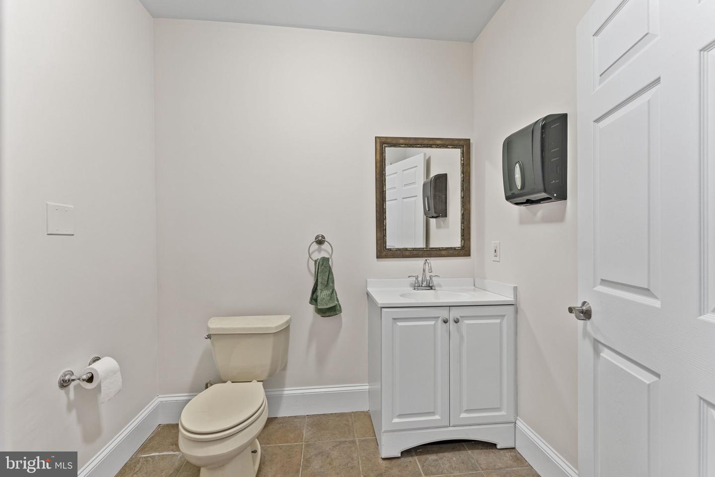 116 E King St Property Photo 16