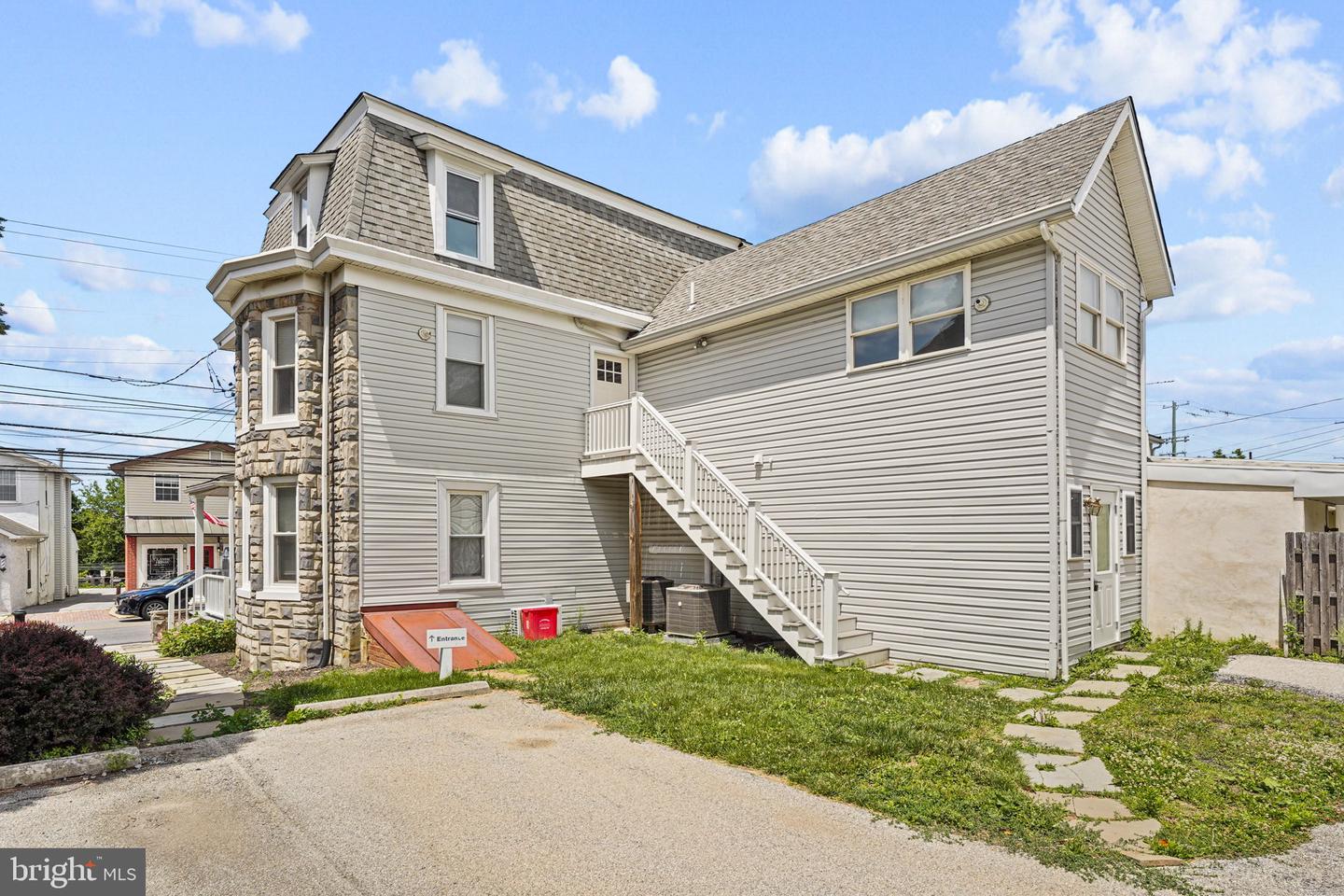 116 E King St Property Photo 17