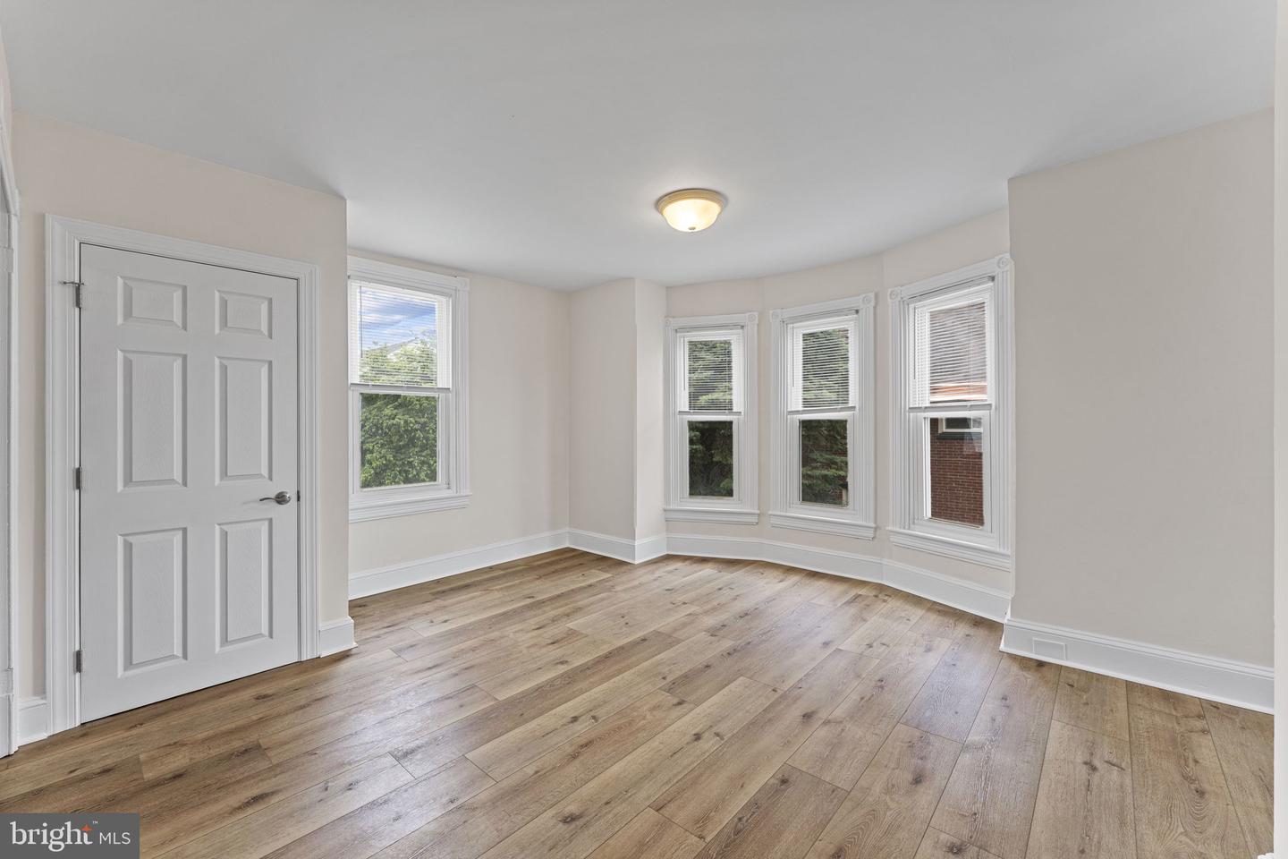 116 E King St Property Photo 9